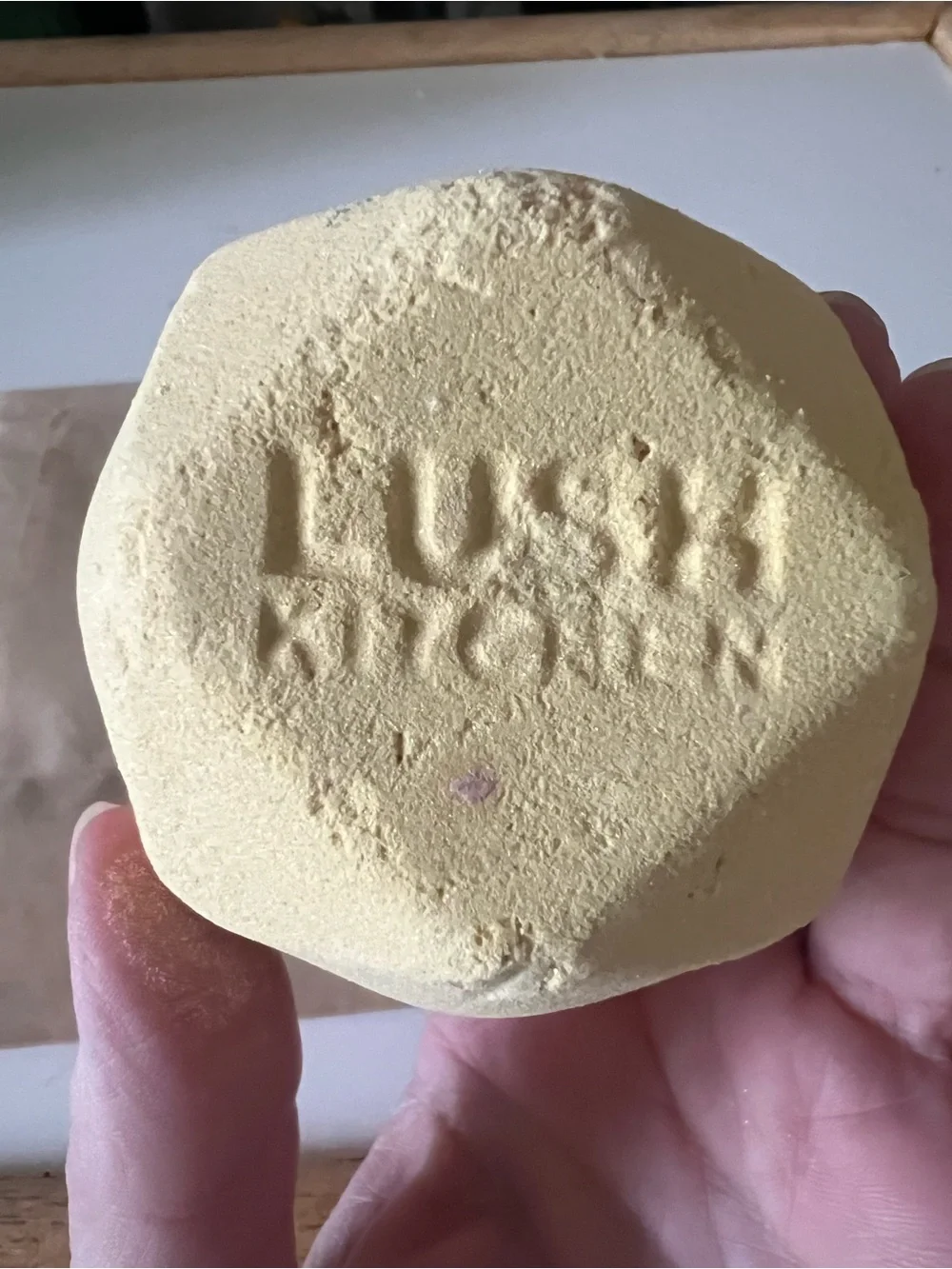 LUSH GOLDEN SLUMBERS BATH BOMB NEW KITCHEN EXCLUSIVE JANUARY